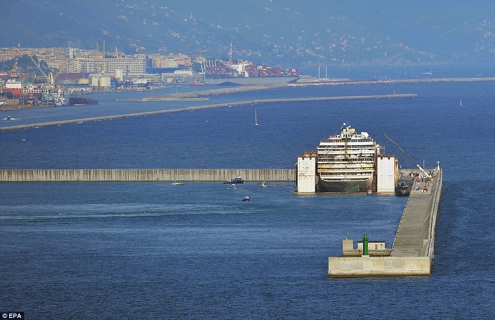 Costa Concordia safely arrived at Genoa port