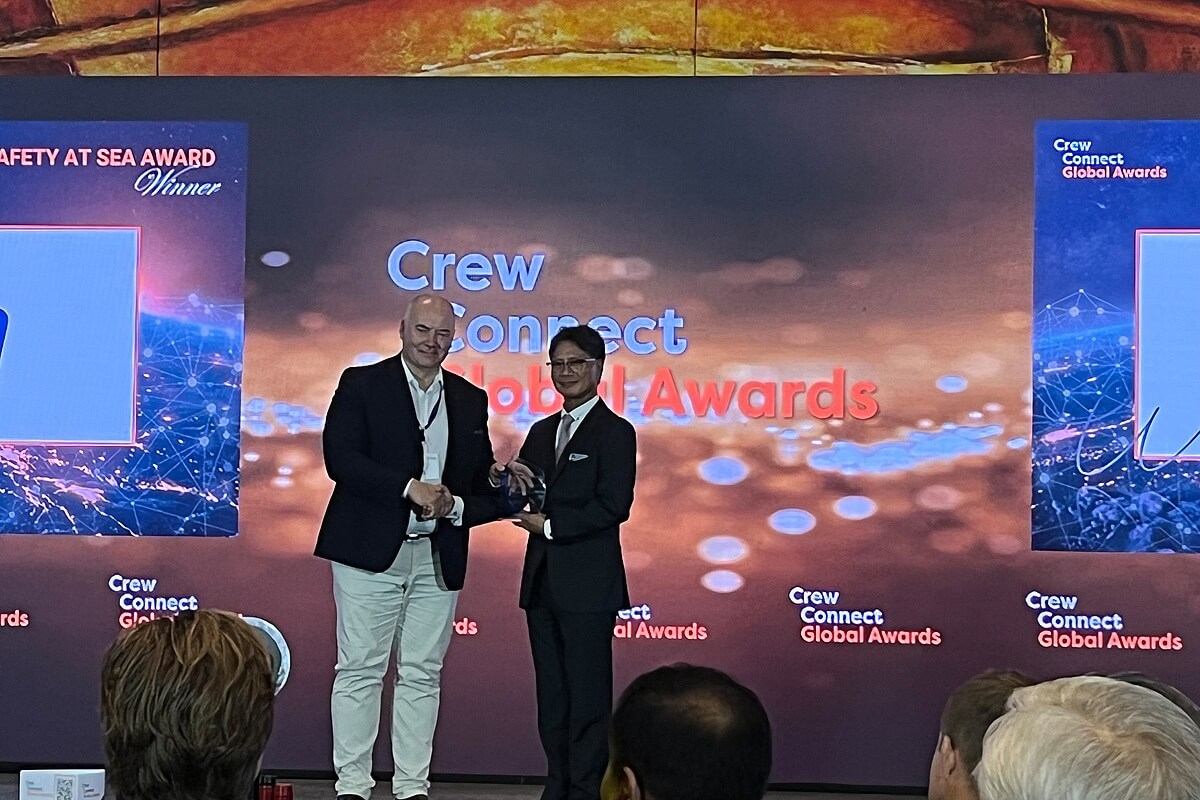 Marlow_Wins_Safety_at_Sea_Award_2022_a